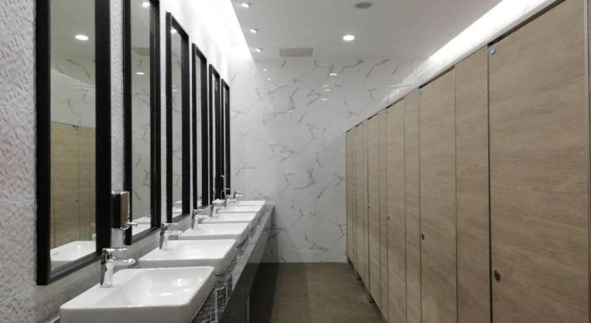 פטצ'אבורי Royal Diamond Hotel מראה חיצוני תמונה