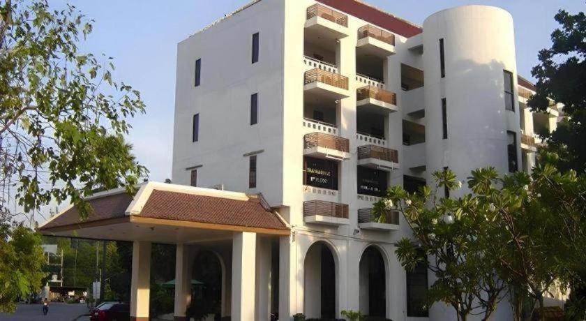 פטצ'אבורי Royal Diamond Hotel מראה חיצוני תמונה